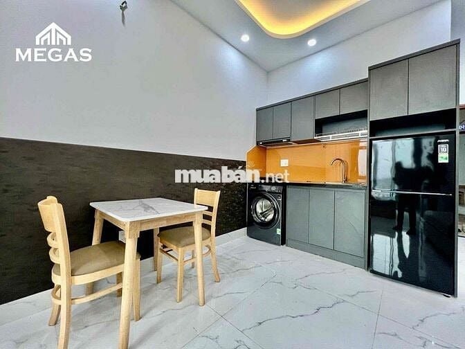 CĂN HỘ STUDIO BAN CÔNG TÁCH BẾP FULL NỘI THẤT NGAY EOTWN CỘNG HOÀ‼️
