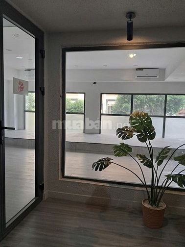 Cho thuê mặt bằng kinh doanh mặt tiền khu ẩm thực Phan Xích Long