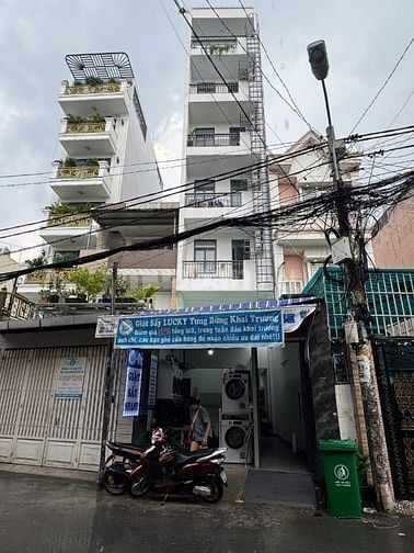 Bán nhà mặt tiền 7 tầng 17 phòng CHDV khép kín mặt tiền đường 12m