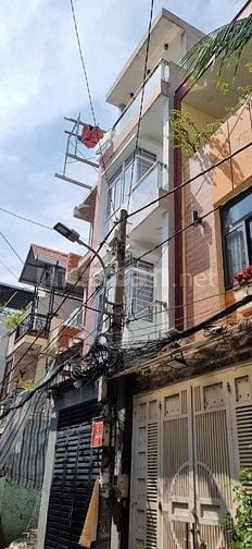 Chỉ 4.5 tỷ. 3×15 nhà 3 tầng sân thượng 4pn hẻm xe hơi khu dân cư đông