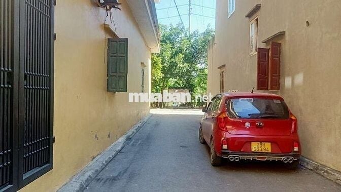 Bán nhà , 64m2, 3 phòng ngủ, thôn Cầu Thăng Long , sát Đường Anh Dũng