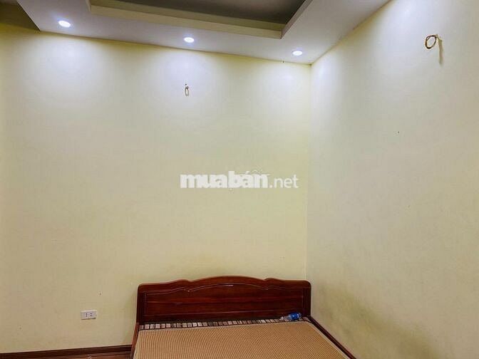 Phòng trọ  20m2 khép kín 19/615 Lĩnh Nam 2tr2