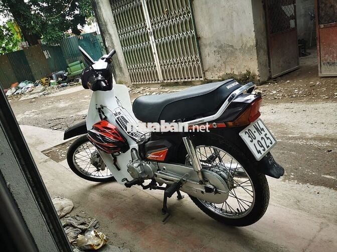 Honda Dream 2010 Trắng Đen