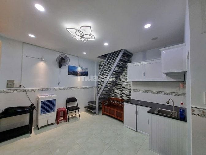 Bán nhà góc 2mt đường Nguyễn Sơn Hà P5 Q3 dt 20m2 giá 4.9 tỷ