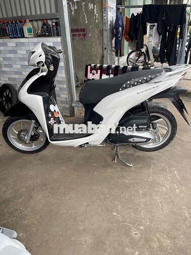 Em Cần Bán Vision 2024