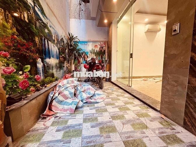 Nhà đẹp Giáp Bát - Kim Đồng - Ô tô đỗ cổng - 6 tầng. Giá: 8,35 tỷ