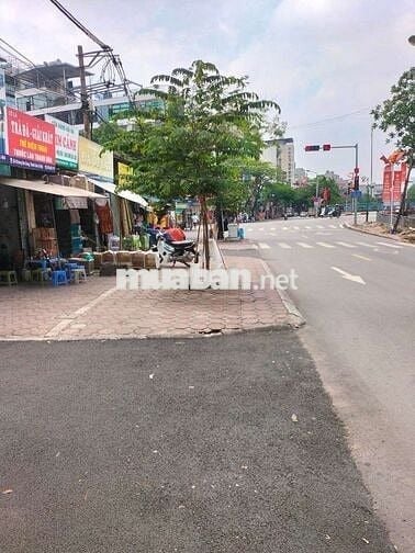 Chính chủ cho thuê cả nhà12mx5 tầng