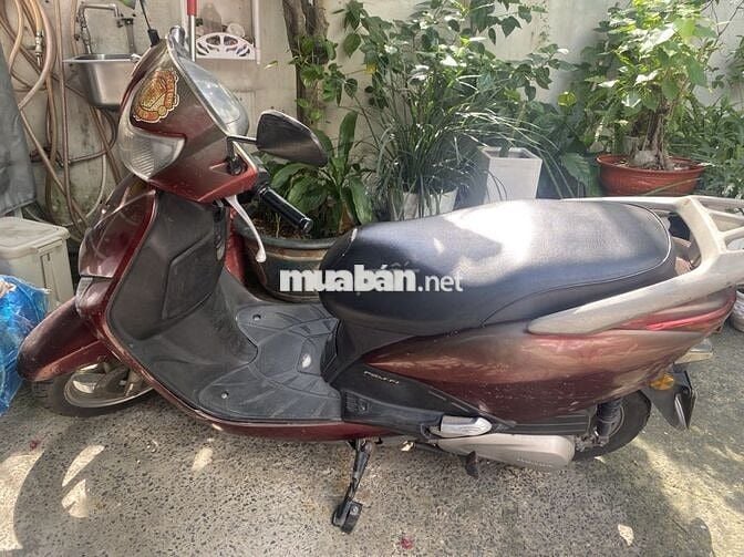 Xe tay ga dành cho người lao động .