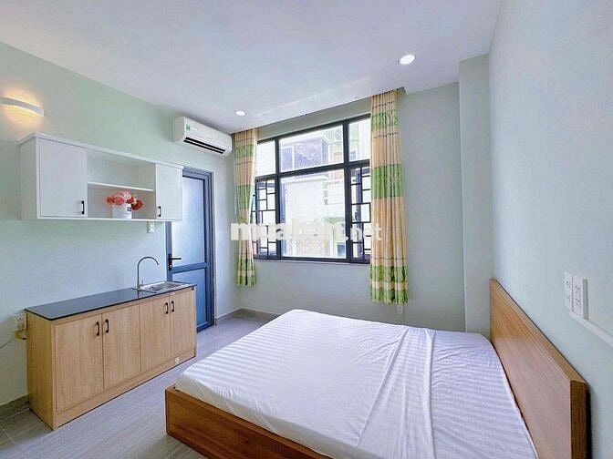 PHÒNG STUDIO BAN CÔNG THOÁNG 25M2 - NGAY CMT8 Q10 GẦN CHỢ HOÀ HƯNG