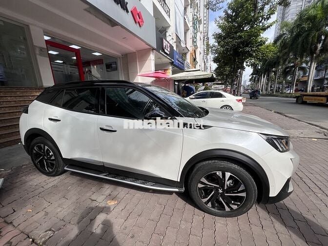 Peugeot 2008 GT Line Turbo 2023 5000 km