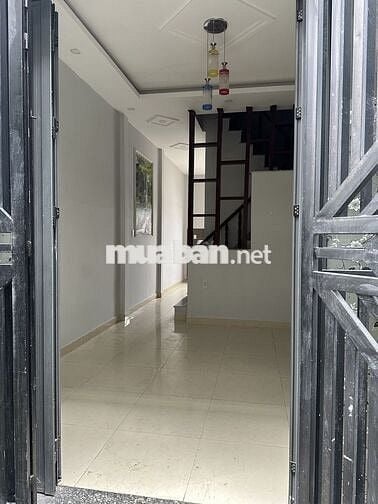 Bán nhà mới, gần chợ, ủy ban, phù hợp gia đình