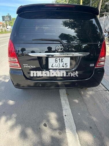 Toyota Innova 2007 G - 1234 km