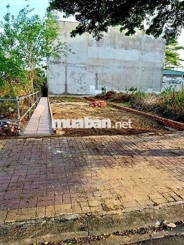 Bán đất mt đg Lê Duẩn trung tâm phú mỹ dân đông đúc,dt:5x19 giá 3.65ty