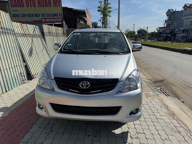 Toyota Innova 2011 G - 105 km