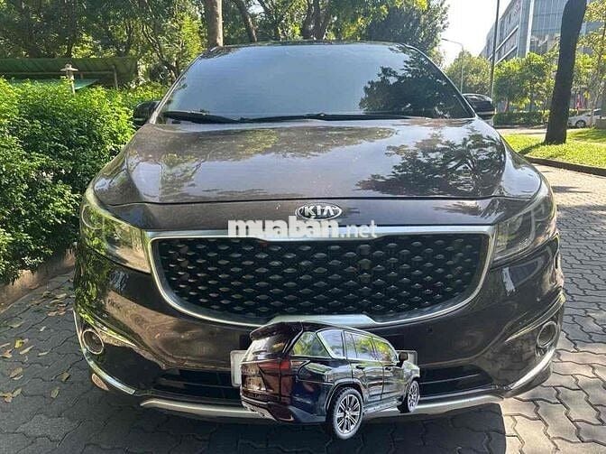 Kia sedona 7 chỗ màu Nâu