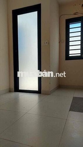 nhà cho thuê ngay công viên đường thômg xe tải