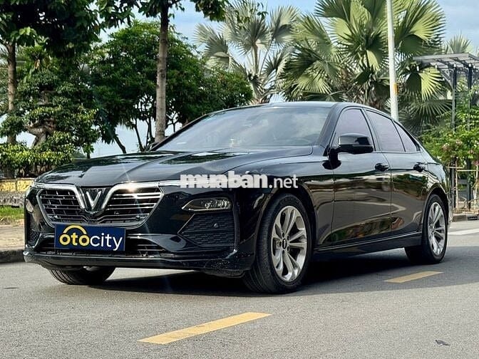 VinFast Lux A Base 2022 - Màu đen - 2v3km