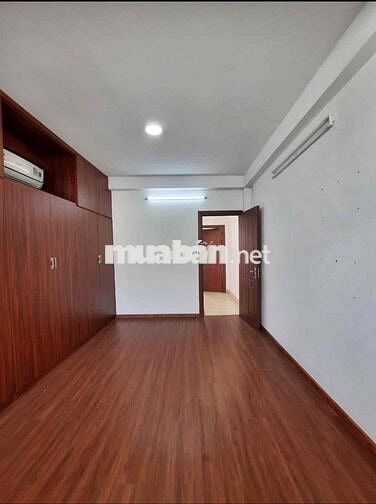 Nhà Mặt TIền Kinh Doanh Nguyễn Chí Thanh ,DT: 4x20m, 3 Lầu St, 4PN 4WC