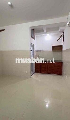 Studio ko nội thất giá hạt dẻ sát Q7 10p