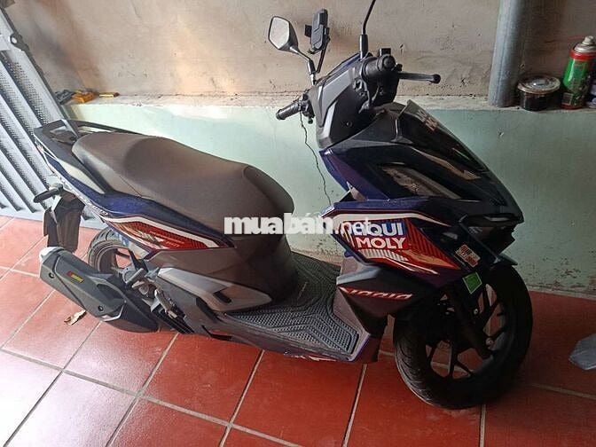 cần tiền bán gấp Vario 160 odo 12000km đời 2023