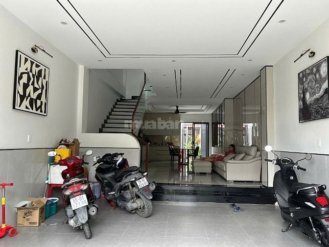 Nhà mới xây xong 2 MT đg rộng ngay ngã ba bà băng.5x16m-3 lầu-4pn-5wc