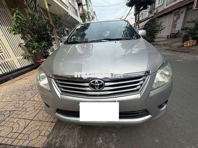 Toyota Innova 2013 bản E - 120 ngàn km