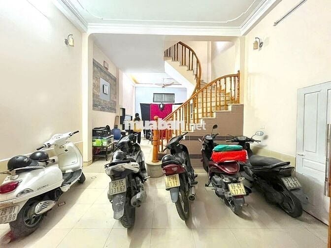 Chính chủ cho thuê nhà riêng 5 tầng đường Đặng Thai Mai, Phường Tây Hồ