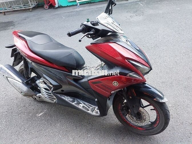 Nhà dư xe cần  bán .