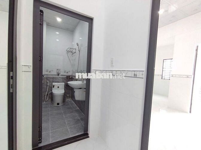 BÁN NHÀ TRỆT LẦU HẺM 102 TRẦN HOÀNG NA