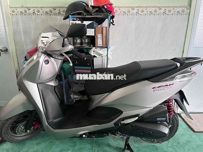-Honda Lead 4 val 125cc màu bạc phiên bản đặc biệt