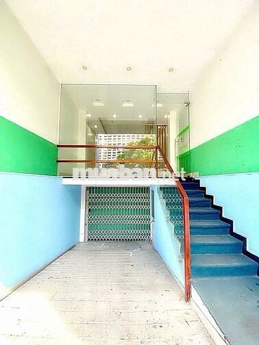 MẶT BẰNG QUẬN 11 - KINH DOANH TỰ DO - CÓ BÃI ĐẬU XE RỘNG