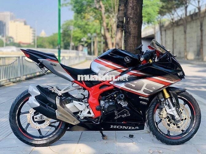 Honda CBR 250RR rất mới leng keng xe lướt nguyên
