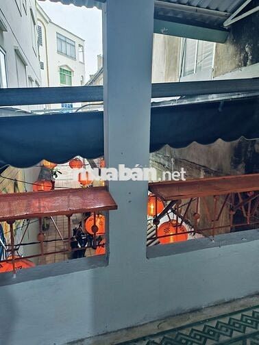 Mặt bằng cho thuê có phòng ở lại