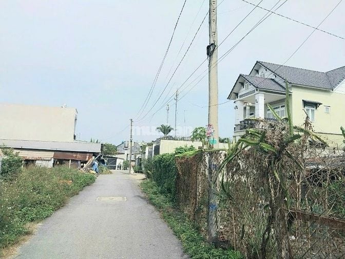 Cần bán miếng đất 148m2 ở Thới Tam Thôn - Hóc Môn giá 720 triệu.