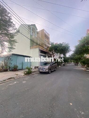 BÁN NHÀ 4 T- HXH 8M- GẦN 70M2- HTP- HÀNG XÓM QUẬN 7- GIÁ HƠN 6 TỶ