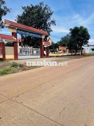 LÔ ĐẤT LÀM NHÀ VƯỜN RỘNG RÃI ĐẤT THÔN 8 CƯBUR (CŨ)PHƯỜNG BUÔN MA