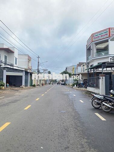 VIP MẶT TIỀN HÙNG VƯƠNG 10X37M( NỞ HẬU 23M) 100m2 Thổ cư .