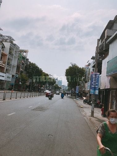 Bán mặt tiền Lý Thái Tổ (DT:4.2x18m nở hậu 5.3m, 4 lầu) P.01 quận 10