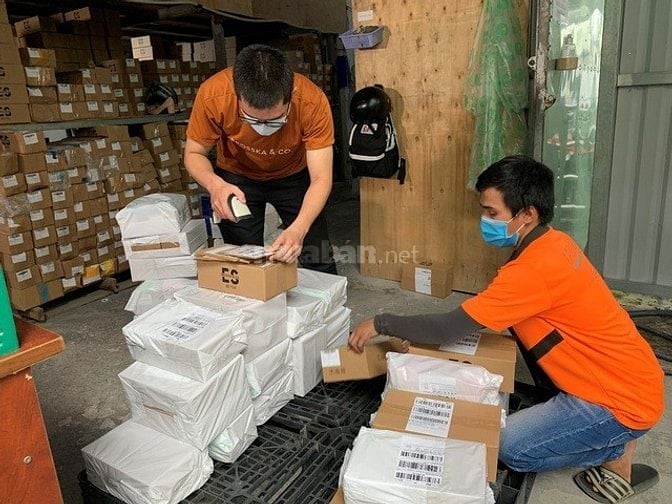 Chuổi Bách hóa Cần nhân viên bán hàng và người lớn tuổi phụ làm 