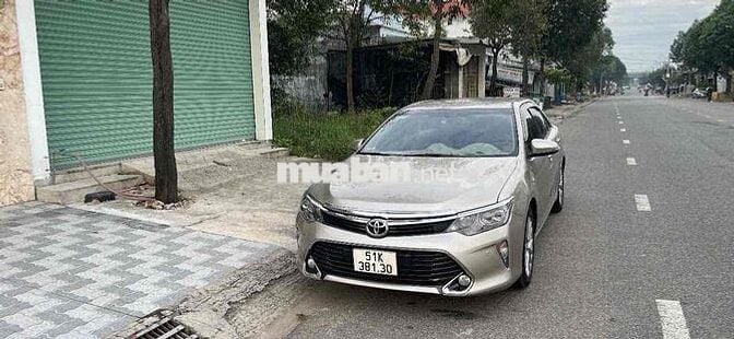 Toyota Camry 2018 2.5Q Vàng cát