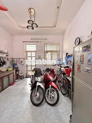 Nhà 3 tầng Tân Kỳ Tân Quý, DT 8x8, đúc BTCT kiên cố, chỉ 5,3T còn TL