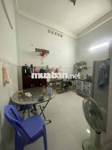 bán nhà nhỏ xinh giá 1.99 tỷ  DT 4x9 trệt lầu hẻm 6m cách đường Huỳnh