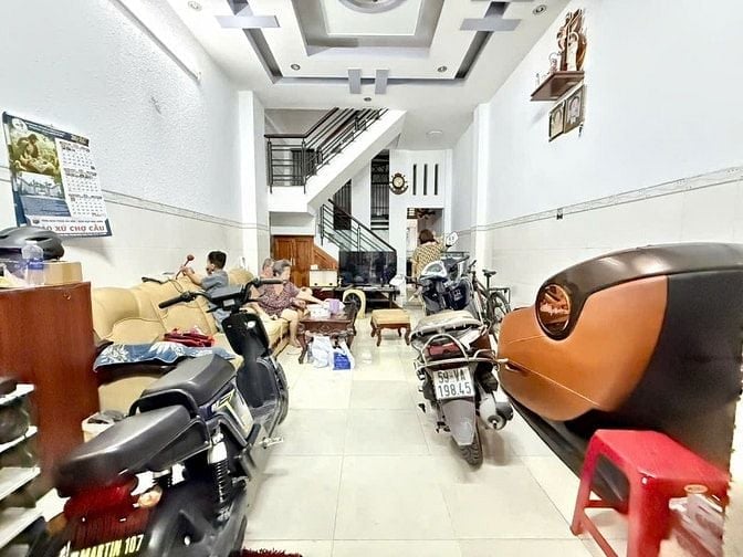 Bán nhà 3 tầng 4m x13m Hẻm xe tải thông Nguyễn Văn Qúa. Gía 5 tỷ nhỉnh