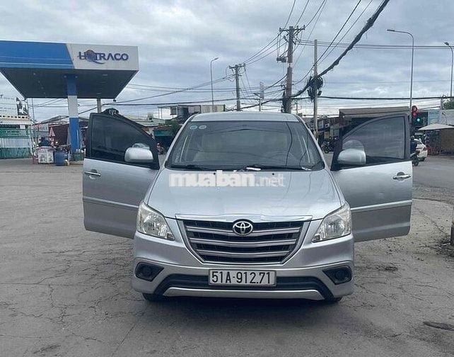 Toyota Innova 2014 2.0E - 186000 km