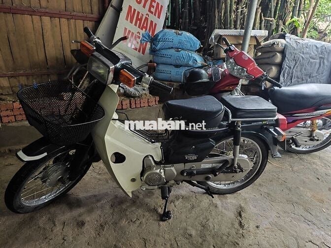 Honda Super Cub 82 Trắng, Đen