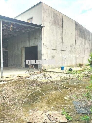 Xưởng 700m2 , có Văn Phòng, Có Gác Suốt