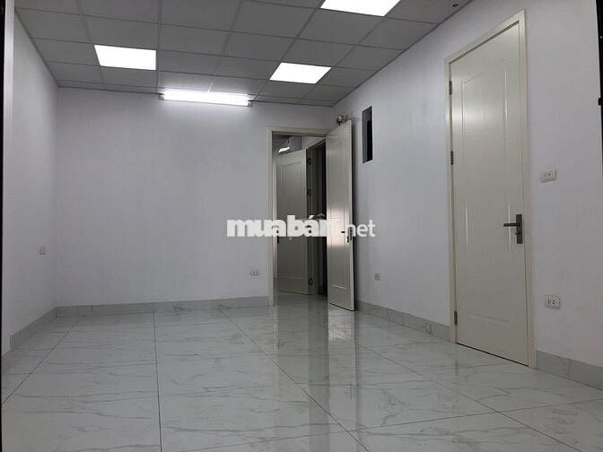 Cho thuê làm văn phòng kinh doanh mặt phố Dịch Vọng Hậu