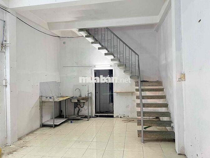 Cho Thuê nhà nguyên căn, hẻm phố đi bộ Bùi Viện Quận 1