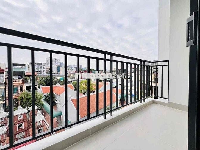 đối diện Vincom Cộng Hoà đi về các quận trung tâm Q1,3,Phú Nhuận 5’ đi