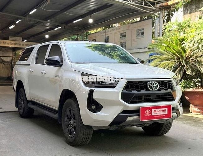 Hilux 2024 2.4 4x2 AT -Xuất Hóa Đơn Full